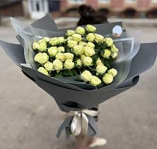 Букет Белые кустовые розы Солинеро в Белой Березке