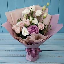 Букет цветов из:  Розы и Лизиантусы в Белой Березке