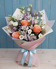 Букет цветов из:  Лизиантусы, Розы, Альстромерии и Гипсофила в Белой Березке