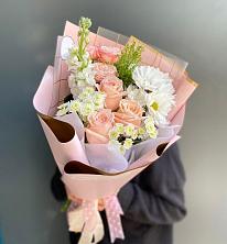 Букет цветов из:  Хризантемы и Розы в Белой Березке