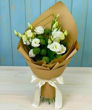 Букет цветов из:  Хризантемы и Лизиантусы в Белой Березке